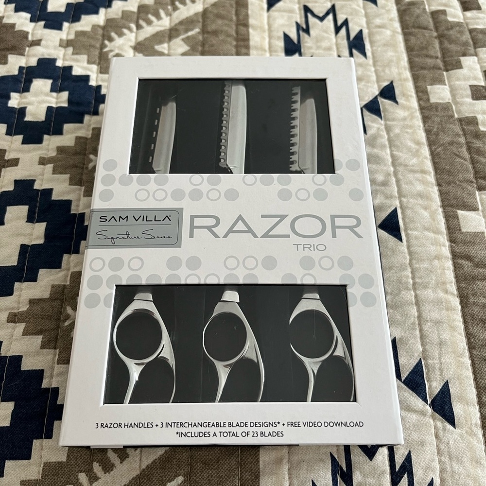 Sam Villa Razor trio. Excellent new condition. 3 razor handles, 20 extra blades.